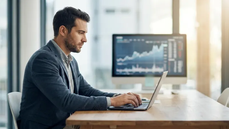 Bootstrapping a B2B Startup: Lessons From Founders Who Did It Without VC